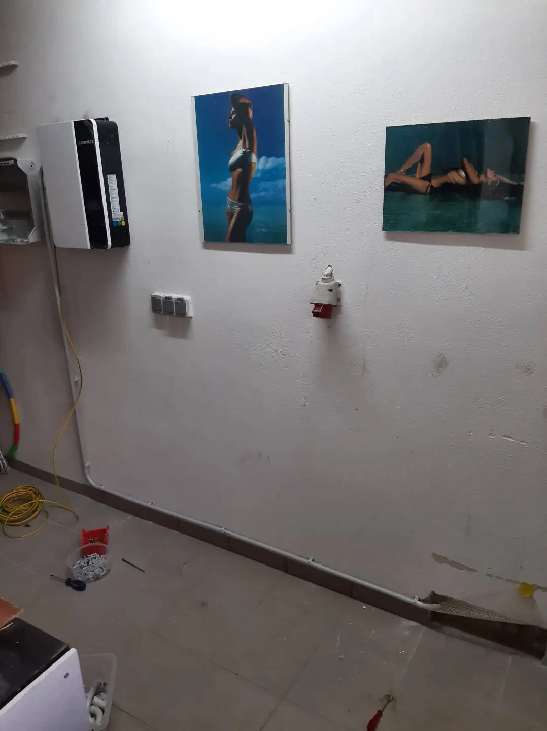 12.07.2023 - Selbstmontage Sicherungskasten und Wechselrichter beginnt